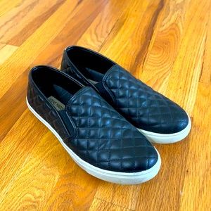 Steve Madden slip ons